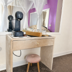 Deluxe room PURPLE 5 cu balcon si bara de dans