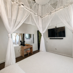 Deluxe room PURPLE 5 cu balcon si bara de dans