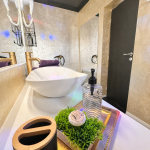 Deluxe room PURPLE 6 cu balcon si bara de dans