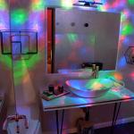 Deluxe room PURPLE 6 cu balcon si bara de dans