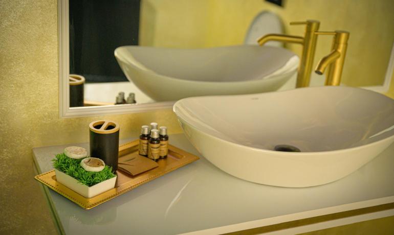 Deluxe room PINK 9 cu cada cu hidromasaj