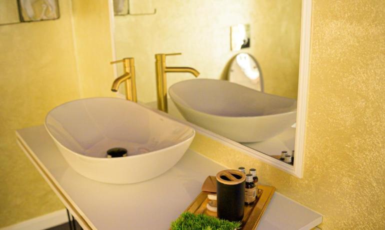 Deluxe room PINK 9 cu cada cu hidromasaj